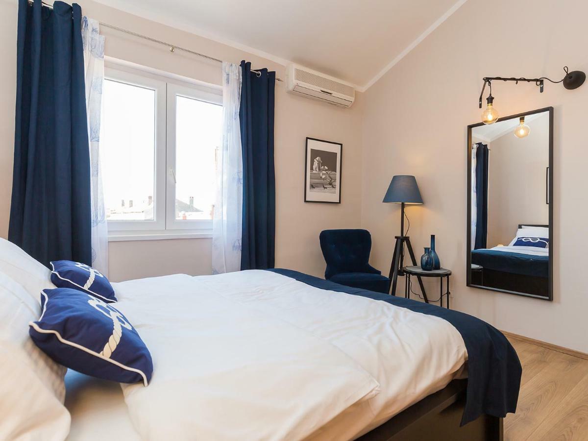 New City Center Design Apartment Пореч Экстерьер фото