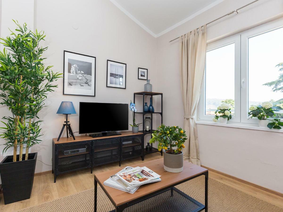 New City Center Design Apartment Пореч Экстерьер фото